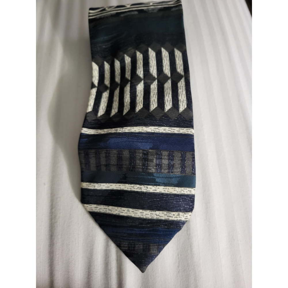 Bachrach Silk Tie Made In Italy Multi Color 100% Silk Very Good Condition